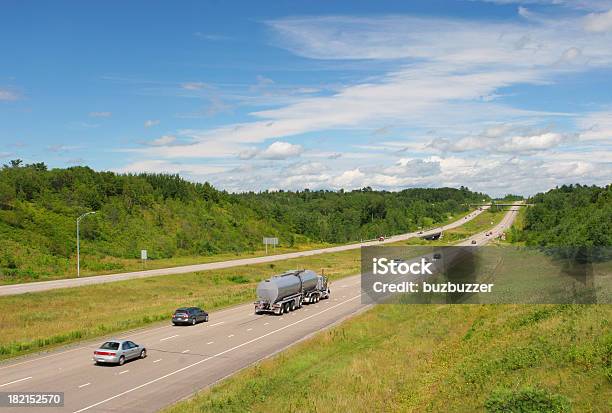 Photo libre de droit de De Lautoroute Principale banque d'images et plus d'images libres de droit de Activité de plein air - Activité de plein air, Au loin, Autoroute