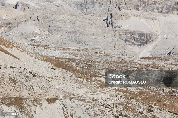 Foto de Igreja Nas Dolomitas Vêneto Itália e mais fotos de stock de Bege - Bege, Cinza - Descrição de Cor, Cultura Italiana