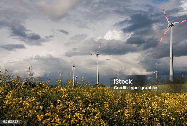 Windturbinen Stockfoto und mehr Bilder von Gewitter - Gewitter, Windrad-Spielzeug, Elektrischer Generator