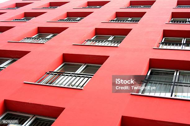 Красный Фасад — стоковые фотографии и другие картинки Без людей - Без людей, Большой город, Горизонтальный