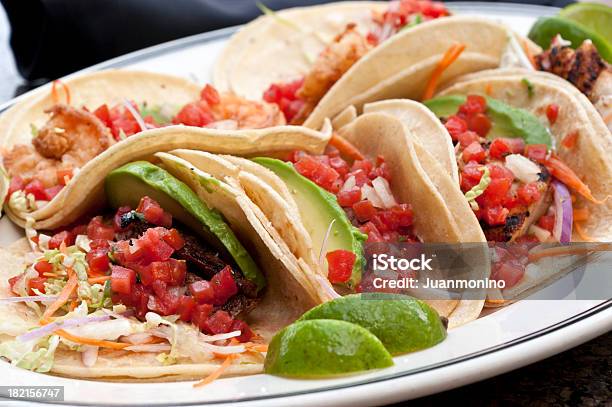 Variadosstencils Tacos - Fotografias de stock e mais imagens de Bife - Bife, Gamba – Marisco, Abacate