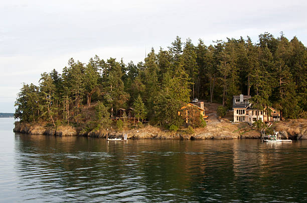istock Living on an island 182157535