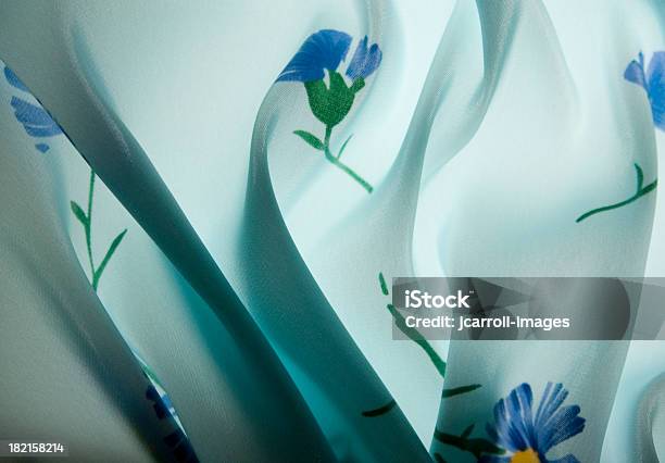 Blue Flowered Jedwab Swirls W Górę - zdjęcia stockowe i więcej obrazów Bez ludzi - Bez ludzi, Ciecz, Fotografika