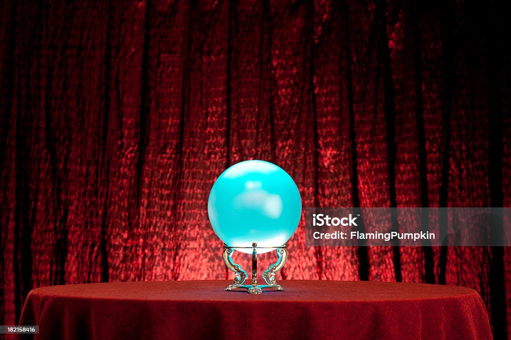 Astrologo di mistica Sfera di cristallo. - Foto stock royalty-free di Sfera di cristallo