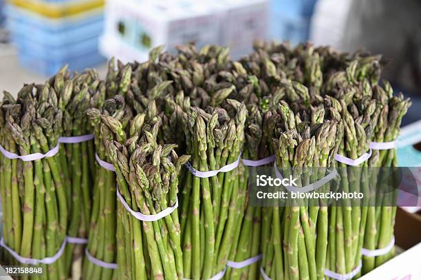 Foto de Mercado De Produtores Aspargos e mais fotos de stock de Aspargo - Aspargo, Comida, Comida e bebida