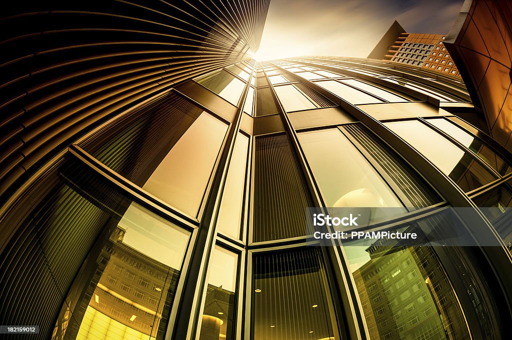 Büro skysraper in der Sonne - Lizenzfrei Außenaufnahme von Gebäuden Stock-Foto