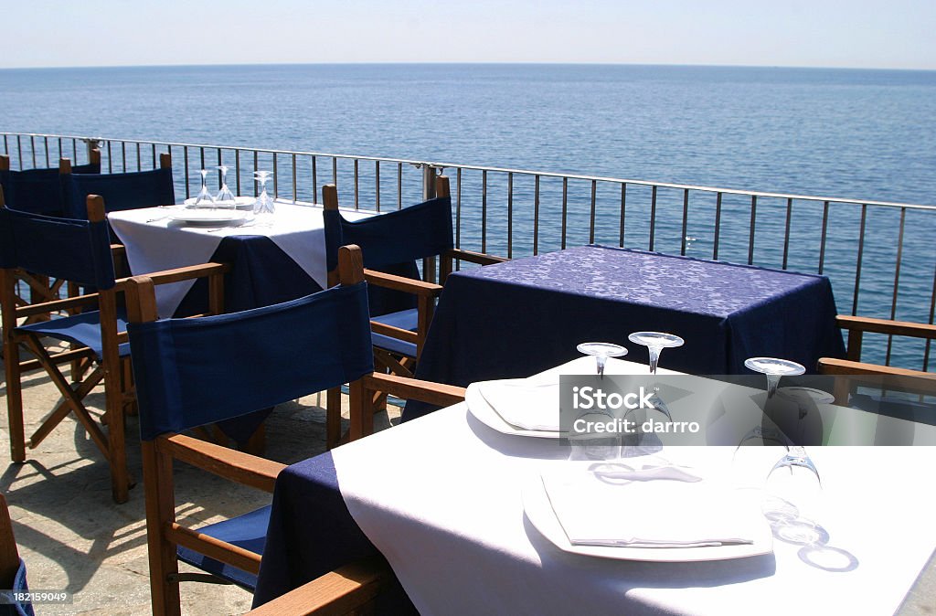 Restaurante al mar - Foto de stock de Abrir libre de derechos