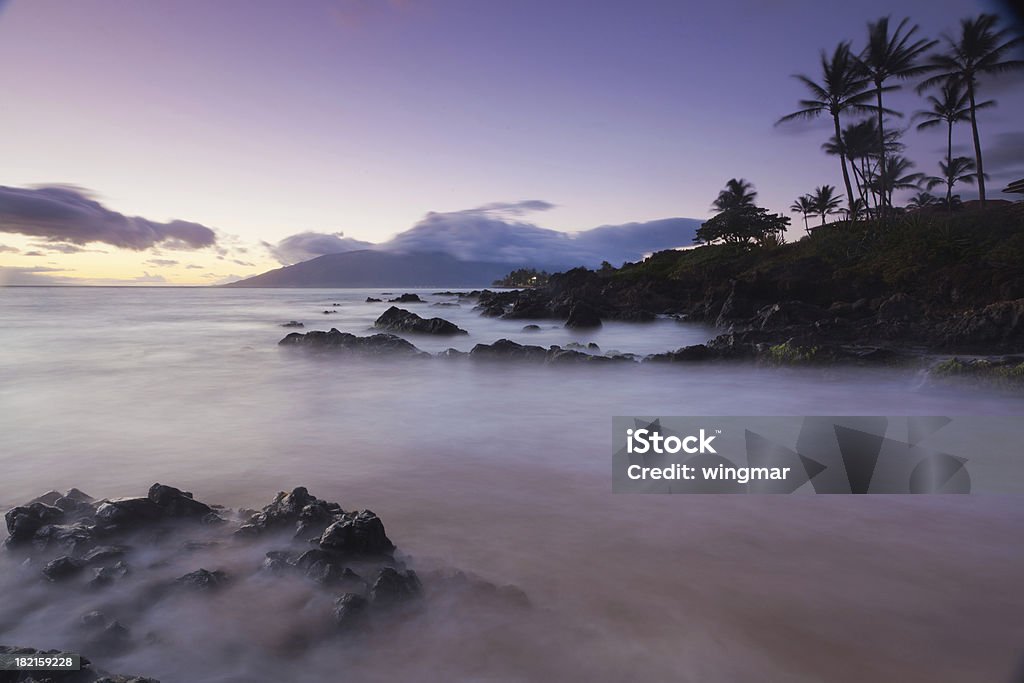 idylic maui litoral, Crepúsculo-Havaí, kihei - Foto de stock de Arrebentação royalty-free