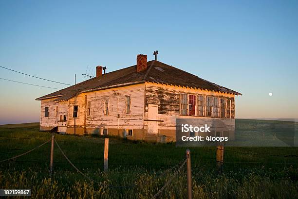 Vieja Escuela Foto de stock y más banco de imágenes de Abandonado - Abandonado, Agricultura, América del norte