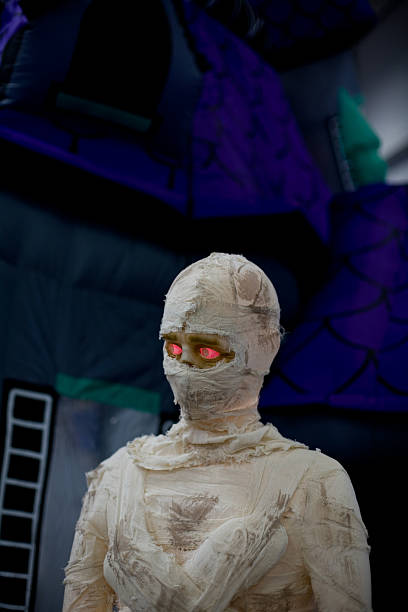istock Halloween Scare Mummy and House 182159916