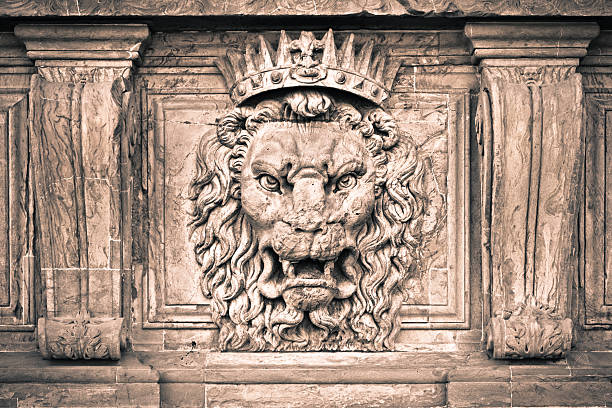 istock Lion Head Sculpture Frontal View in Firenze, Italy 182160962