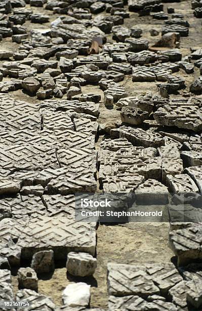 Risolvere Il Puzzle - Fotografie stock e altre immagini di Antico - Condizione - Antico - Condizione, Arabesco - Stili, Archeologia