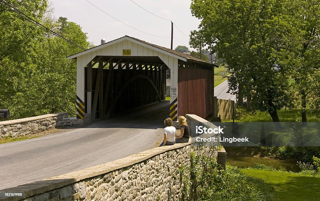 Amish Pont couvert - Photo de Adulte libre de droits