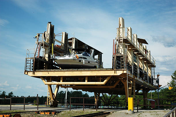 Big Chute marine railway Huge marine rail system at Big Chute Ontario lifting a yacht during a portage from lake to lake portage valley stock pictures, royalty-free photos & images