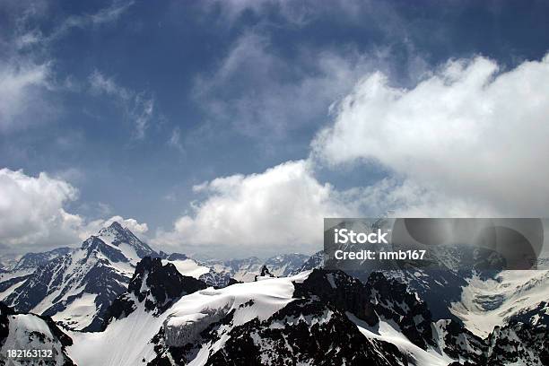 Photo libre de droit de Audessus Des Alpes Suisses banque d'images et plus d'images libres de droit de Alpes européennes - Alpes européennes, Alpes suisses, Destination de voyage