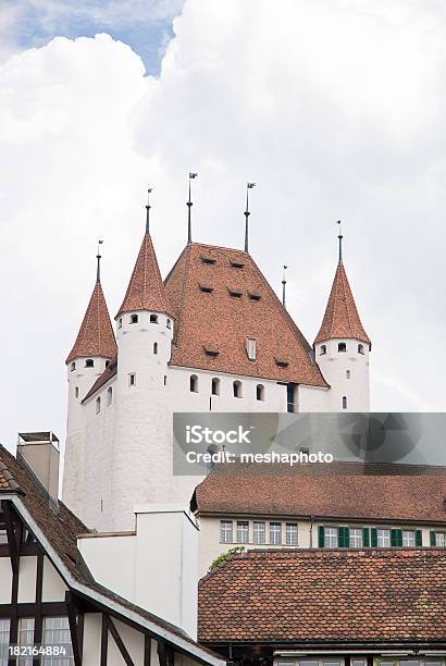 Vecchio Castello In Svizzera - Fotografie stock e altre immagini di Architettura - Architettura, Castello, Cielo