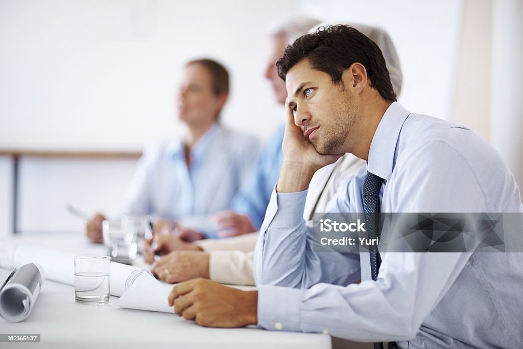 Business Mann Langeweile während der Tagung - Lizenzfrei Offizielles Treffen Stock-Foto