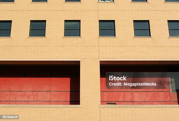 Ventanas De Oficina Foto de stock y más banco de imágenes de Abstracto - Abstracto, Amarillo - Color, Arquitectura