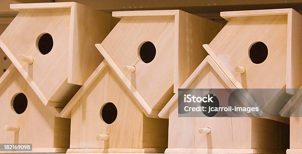 Foto de Birdhouses Para Venda e mais fotos de stock de Casa - Casa, Madeira, Número 6