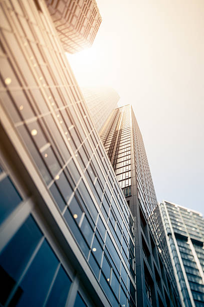 immeubles de bureaux modernes-tilt shift objectif - tilt shift lens photos et images de collection