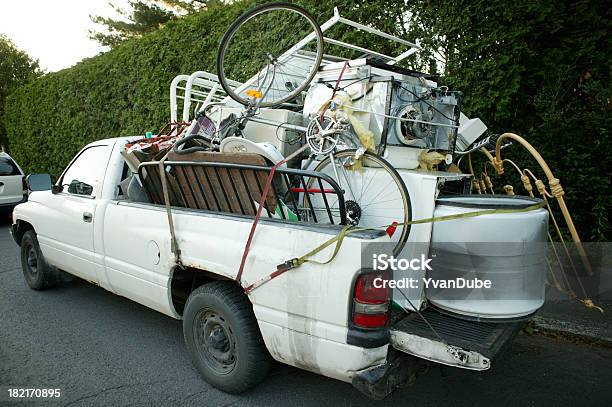 輸送の金属スクラップ置き場アイロン - ゴミのストックフォトや画像を多数ご用意 - ゴミ, 軽トラック, スクラップメタル