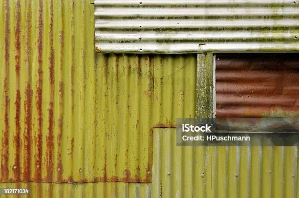 Foto de Ferro Corrugado Shed e mais fotos de stock de Abrigo de Jardim - Abrigo de Jardim, Antigo, Ferro Corrugado