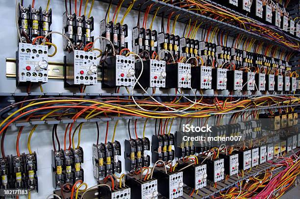 Foto de Painel De Fiação Elétrica e mais fotos de stock de Arame - Arame, Cabo, Capacitor