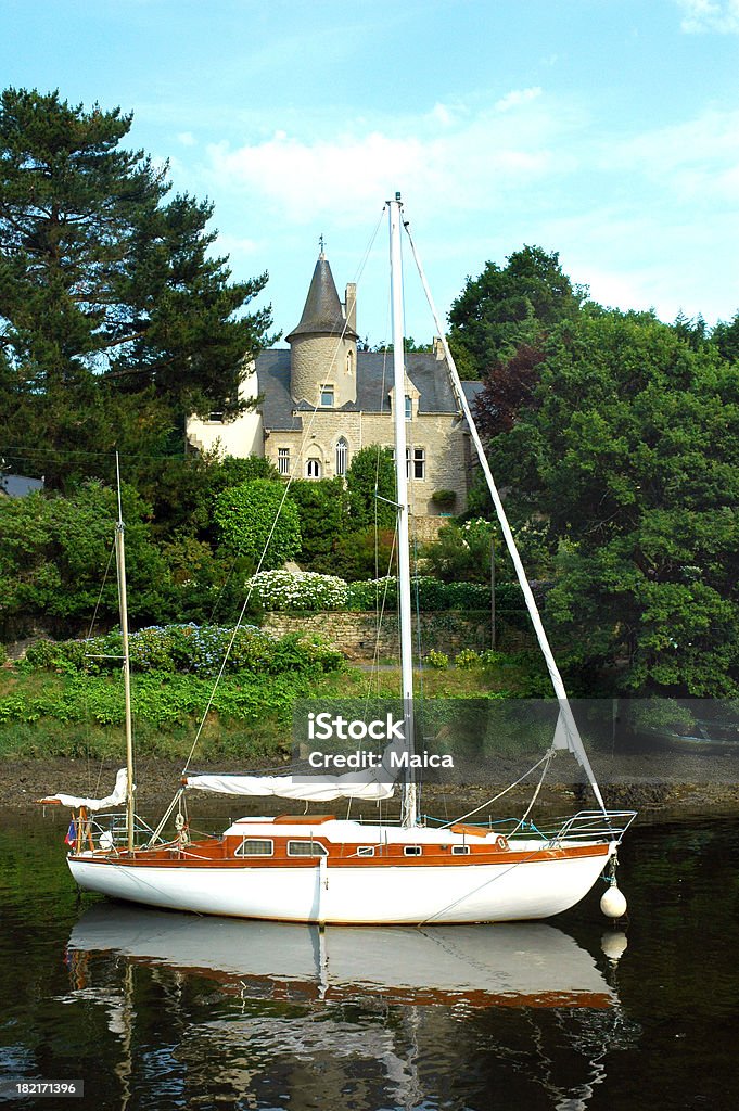 Château et yacht - Photo de Bretagne libre de droits