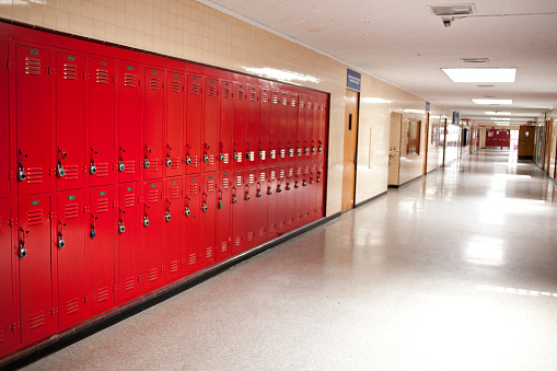 high school corredor y casilleros photo
