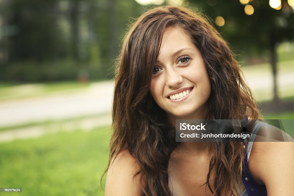 Sorridente adolescente Retrato - Foto de stock de 16-17 Anos royalty-free