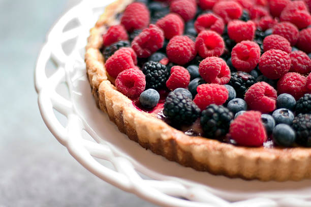 crostata - dessert fruit torte red foto e immagini stock