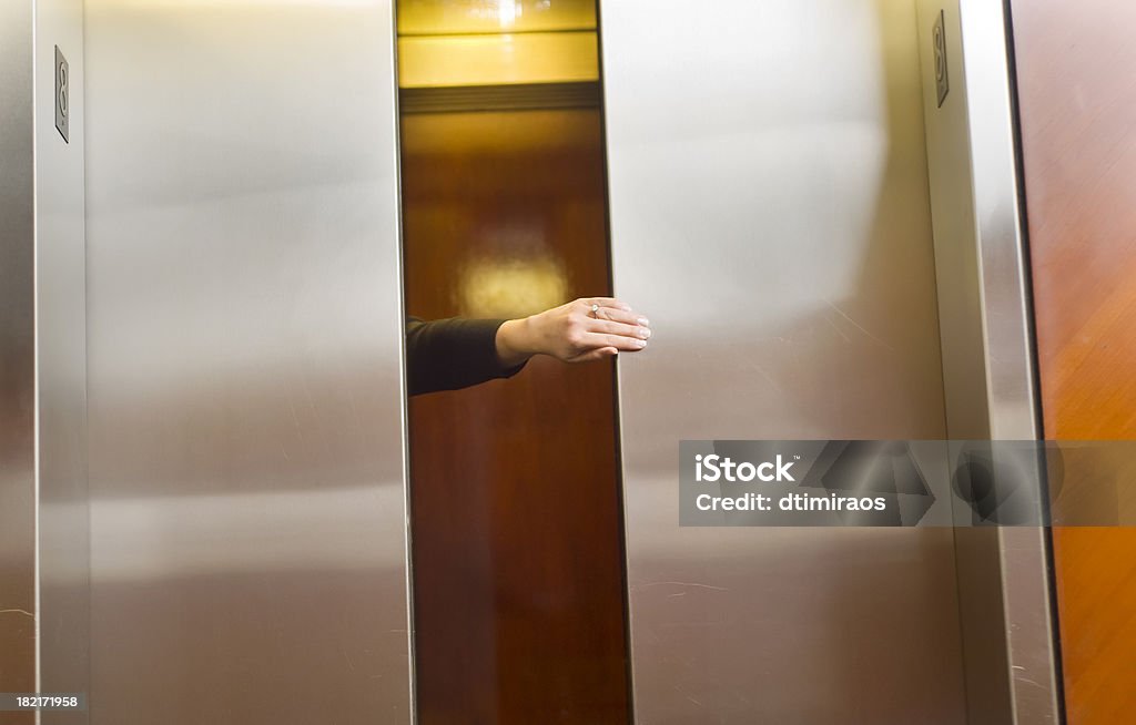 Die Tür des Aufzugs - Lizenzfrei Fahrstuhl Stock-Foto