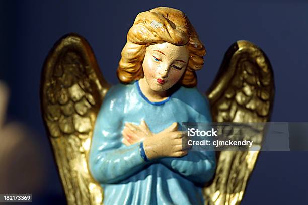 Foto de Natividade Angel e mais fotos de stock de Enfeite de topo de árvore - Enfeite de topo de árvore, Anjo, Espiritualidade