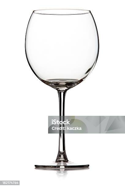 Wino Szkła Na Białym Tle - zdjęcia stockowe i więcej obrazów Kieliszek do wina - Kieliszek do wina, Pusty, Bez ludzi