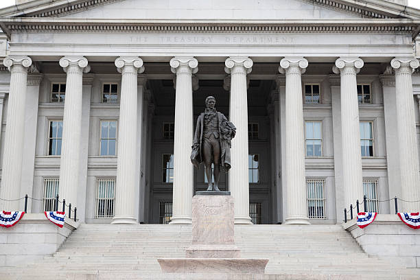 istock US Treasury Building and Statue, Washington DC 182174973