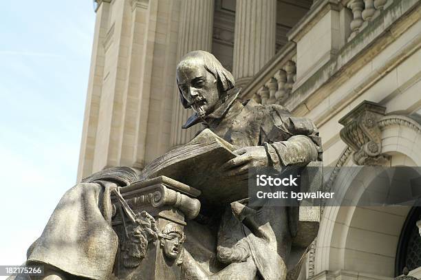 A Large Statue Of William Shakespeare Stock Photo - Download Image Now - William Shakespeare, Poet, Pittsburgh