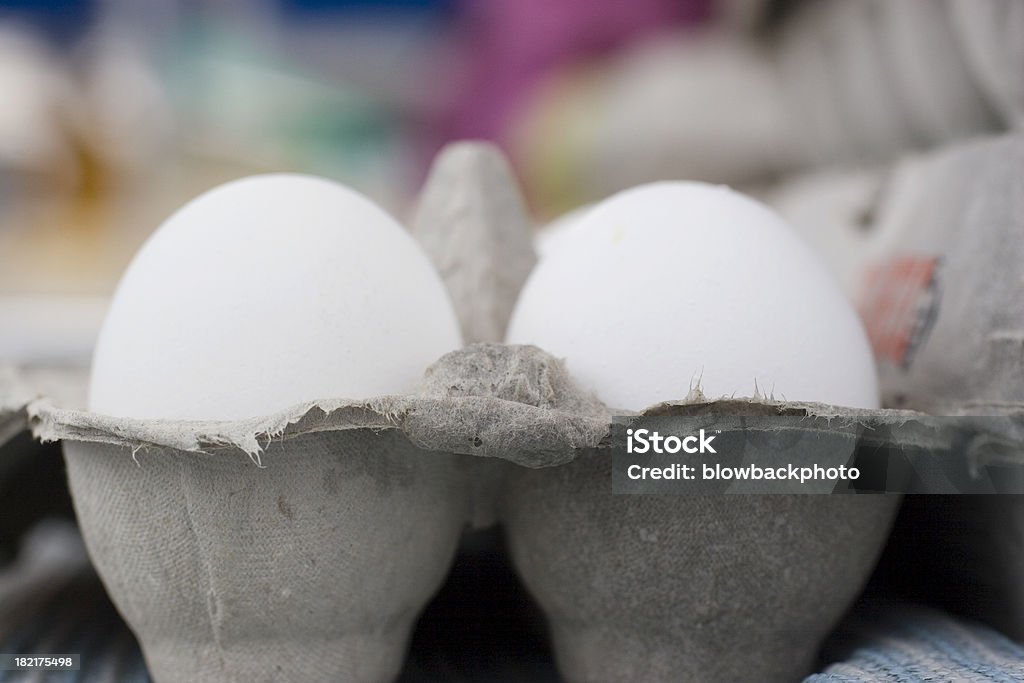 Mercado de agricultores: Huevos - Foto de stock de Abundancia libre de derechos