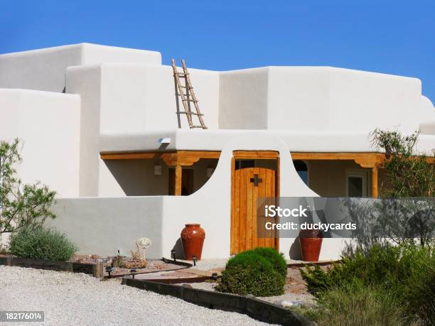 Hermosa Casa Del Sudoeste De Foto de stock y más banco de imágenes de Nuevo México - Nuevo México, Edificio residencial, Las Cruces - Nuevo México