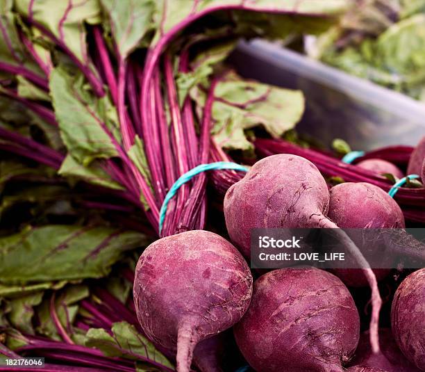 Beets Foto de stock y más banco de imágenes de Alimento - Alimento, Colección, Color - Tipo de imagen