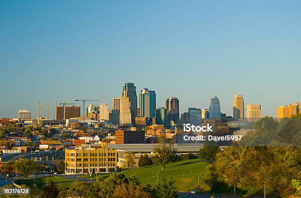 Kansas City W Późnym Popołudniem - zdjęcia stockowe i więcej obrazów Kansas City - Stan Missouri - Kansas City - Stan Missouri, Panorama miasta, Stan Kansas