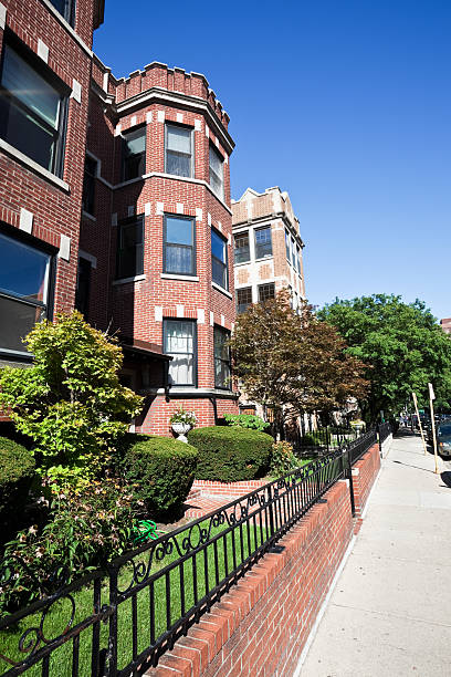 istock Vintage Chicago North Side Apartments 182176474