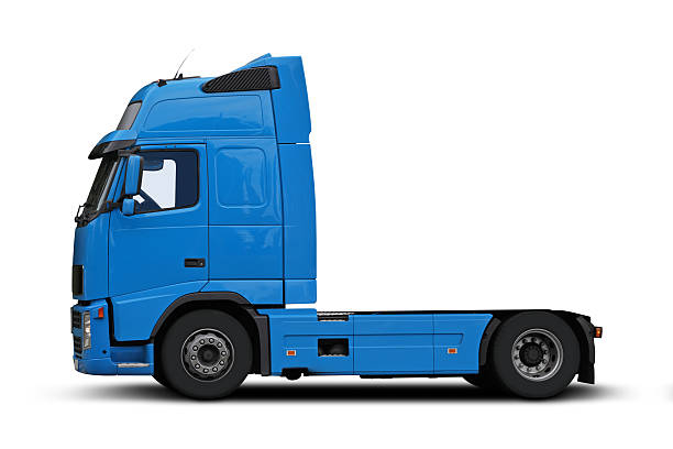 грузовик изолированные - truck semi truck blue truck driver стоковые фото и изображения