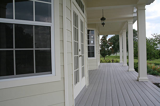 istock Country Porch 182177089