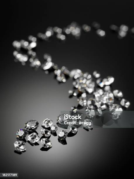 Rozproszone Diamentu - zdjęcia stockowe i więcej obrazów Diament - Diament, Biżuteria, Tło