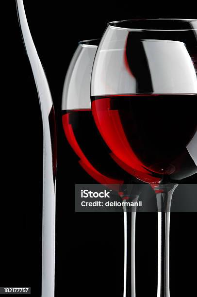 Bottiglia Di Vino E Vetro - Fotografie stock e altre immagini di Degustazione di vino - Degustazione di vino, Vino, Alchol