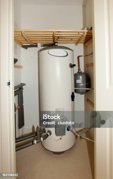 Moderne Unvented Indirekte Warmes Wasser System Lagerungtanktop Stockfoto und mehr Bilder von Boiler