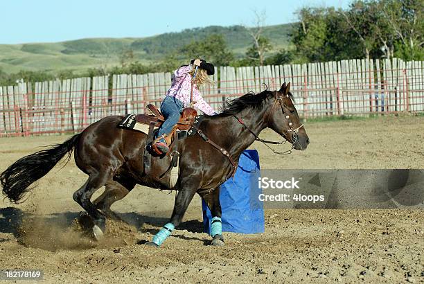 Juniorlady Barrel Racer Stockfoto und mehr Bilder von Saskatchewan - Saskatchewan, Bewegung, Cowgirl