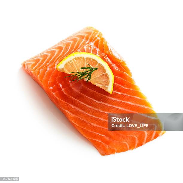 Filetto Di Salmone Fresco - Fotografie stock e altre immagini di Alimentazione sana - Alimentazione sana, Aneto, Arancione