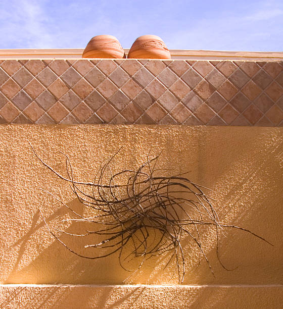 adobe pots 및 막대형 조각 - santa fe new mexico mexico adobe house 뉴스 사진 이미지