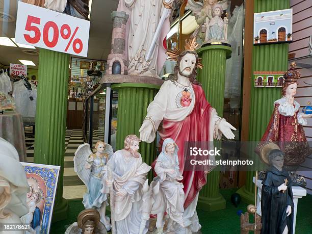 Foto de Figura De Jesus e mais fotos de stock de Conceito - Conceito, Cristianismo, Espiritualidade